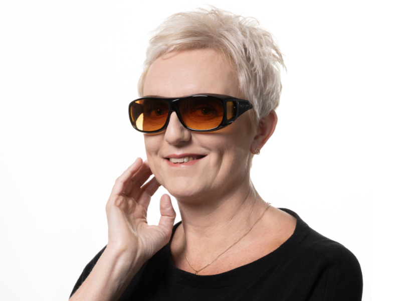 Koplampbril met "GlareCut"-technologie (Veilig rijden in het donker)